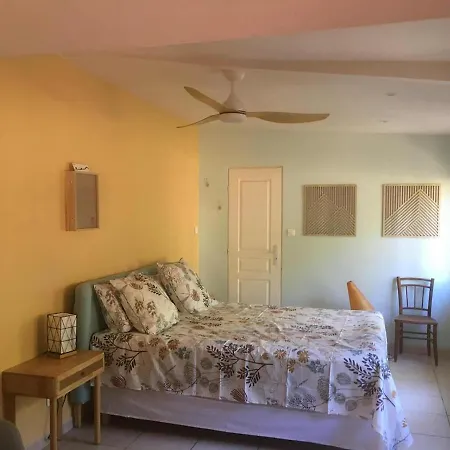 Сasa de vacaciones Maisonnette En Foret A 5min Du Centre *