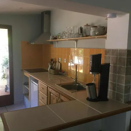 Maisonnette En Foret A 5min Du Centre *